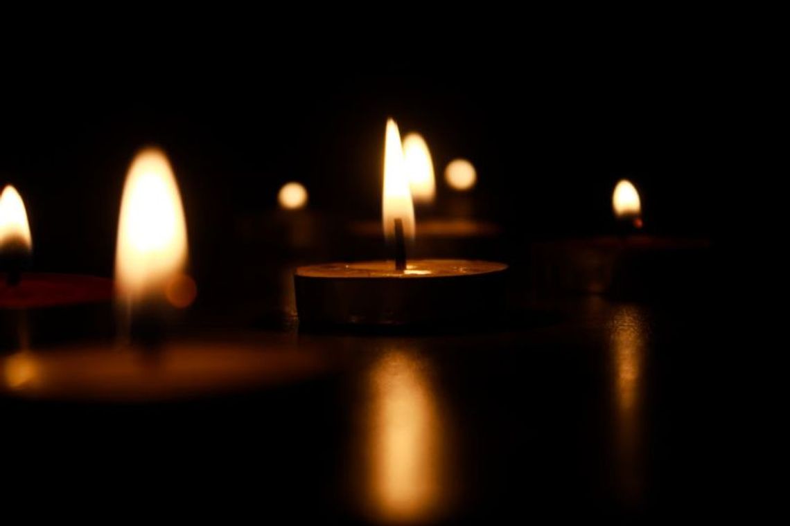 Jak stworzyć romantyczny nastrój za pomocą świec? Jak stworzyć romantyczny nastrój za pomocą świec?