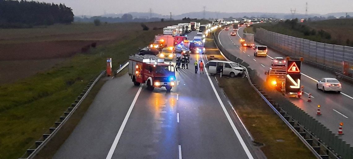 Kierowca BMW spowodował wypadek na autostradzie A1. Odmówił badania trzeźwości