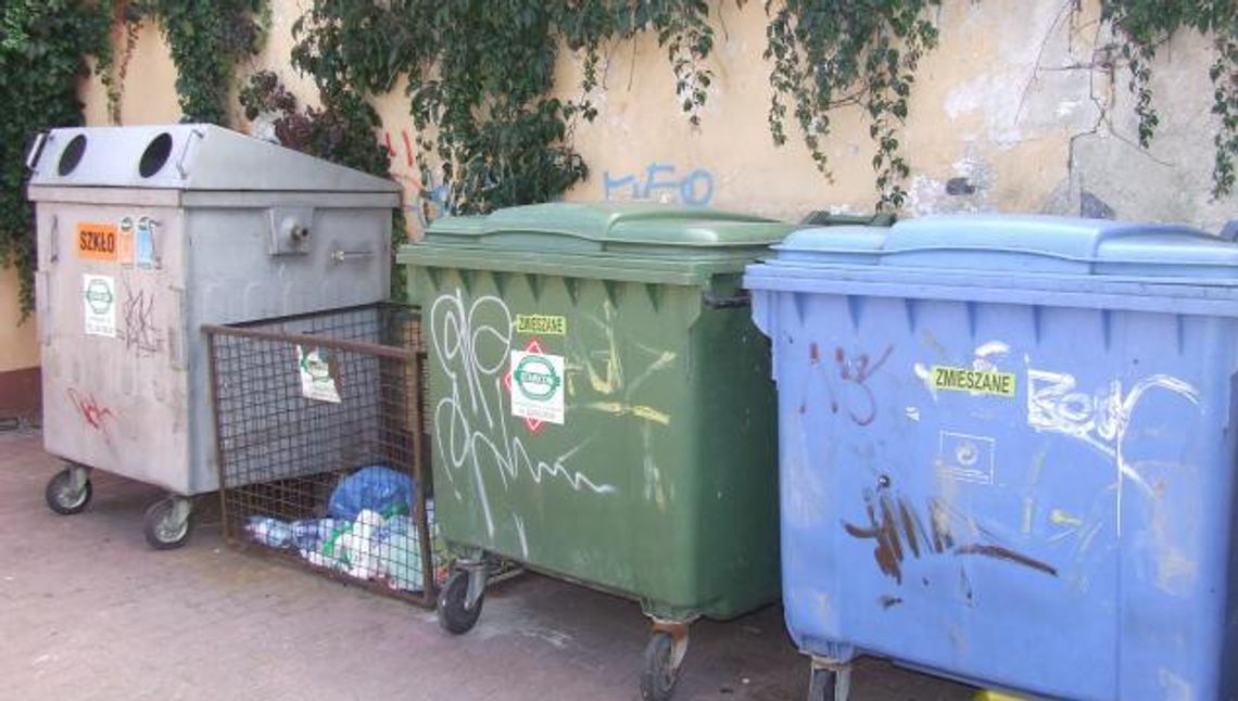 Kolejne podwyżki za śmieci?! Nowe pomysły dotyczące opłat za wywóz odpadów. Tym razem dla deklaracji D0-2