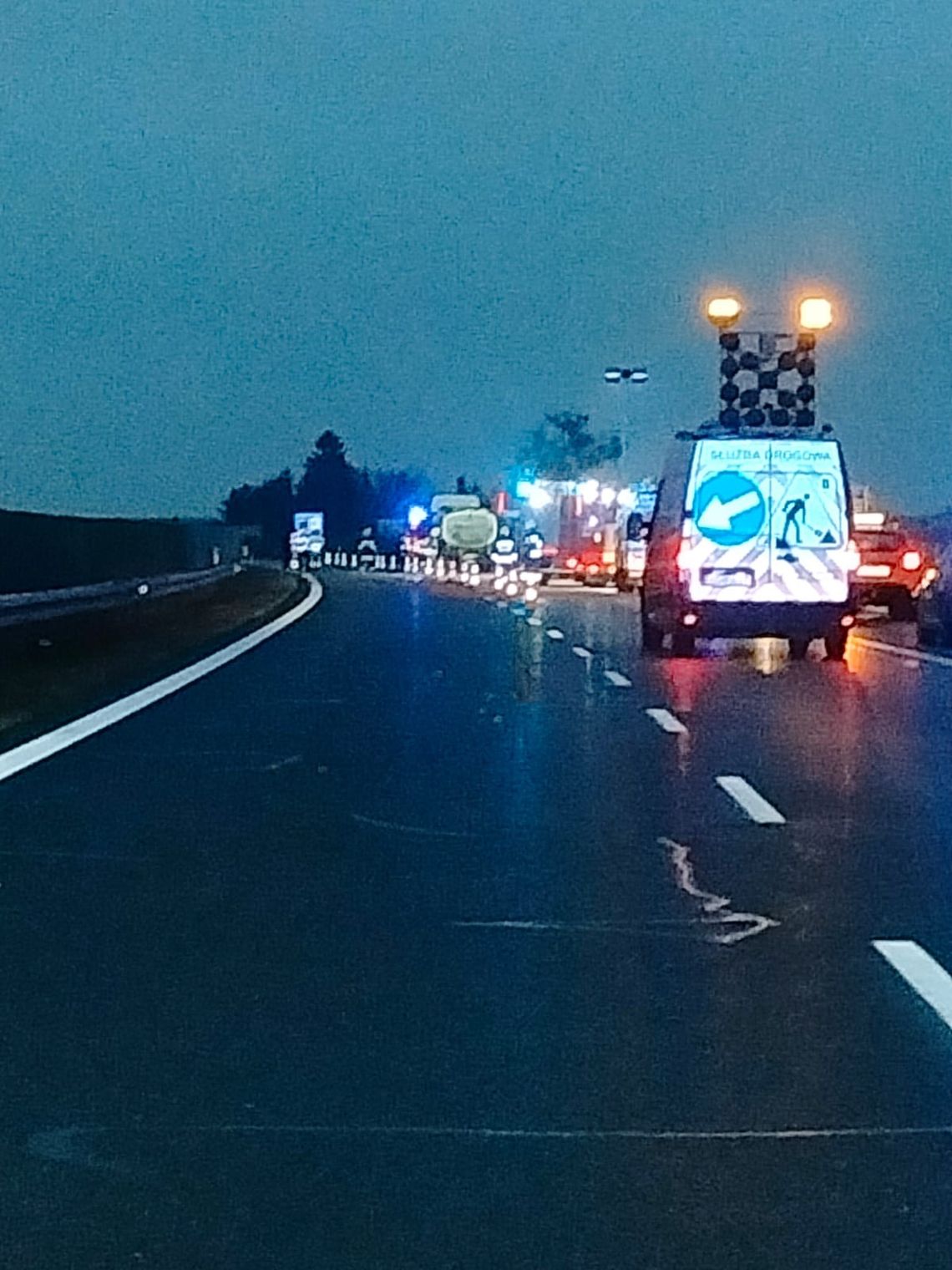 Kolizja dwóch ciężarówek na autostradzie A1! Droga zablokowana w obu kierunkach