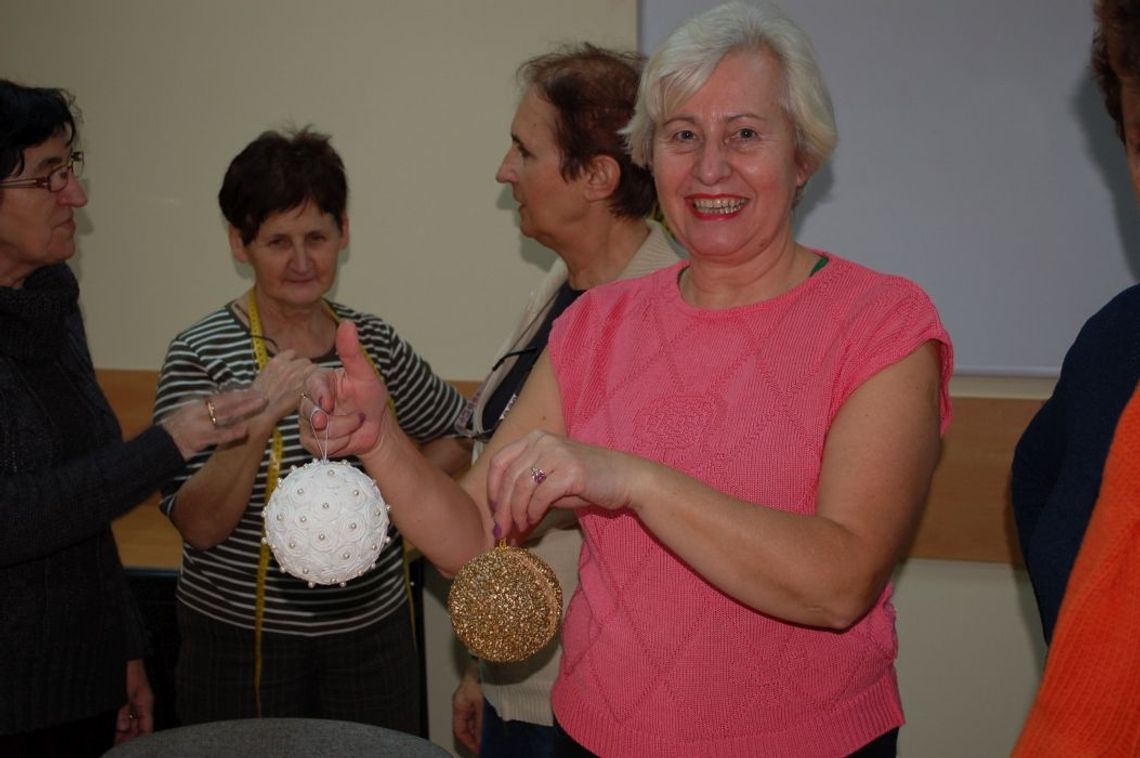 Kolorowe, okrągłe i świecące. Jakie ozdoby choinkowe są najmodniejsze w tym roku? Kolorowe, okrągłe i świecące. Jakie ozdoby choinkowe są najmodniejsze w tym roku?
