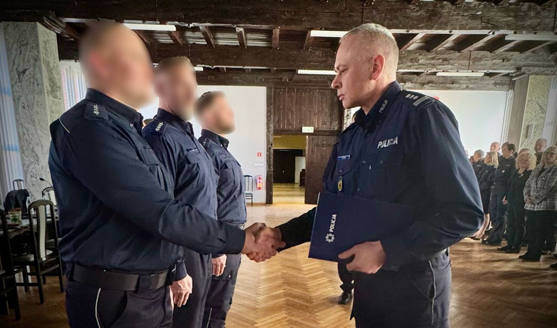 Komendant wojewódzki wyróżnił policjantów pionu kryminalnego ze Starogardu Gdańskiego