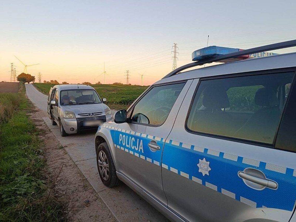 Kompletnie pijana kobieta wiozła dzieci niesprawnym pojazdem!