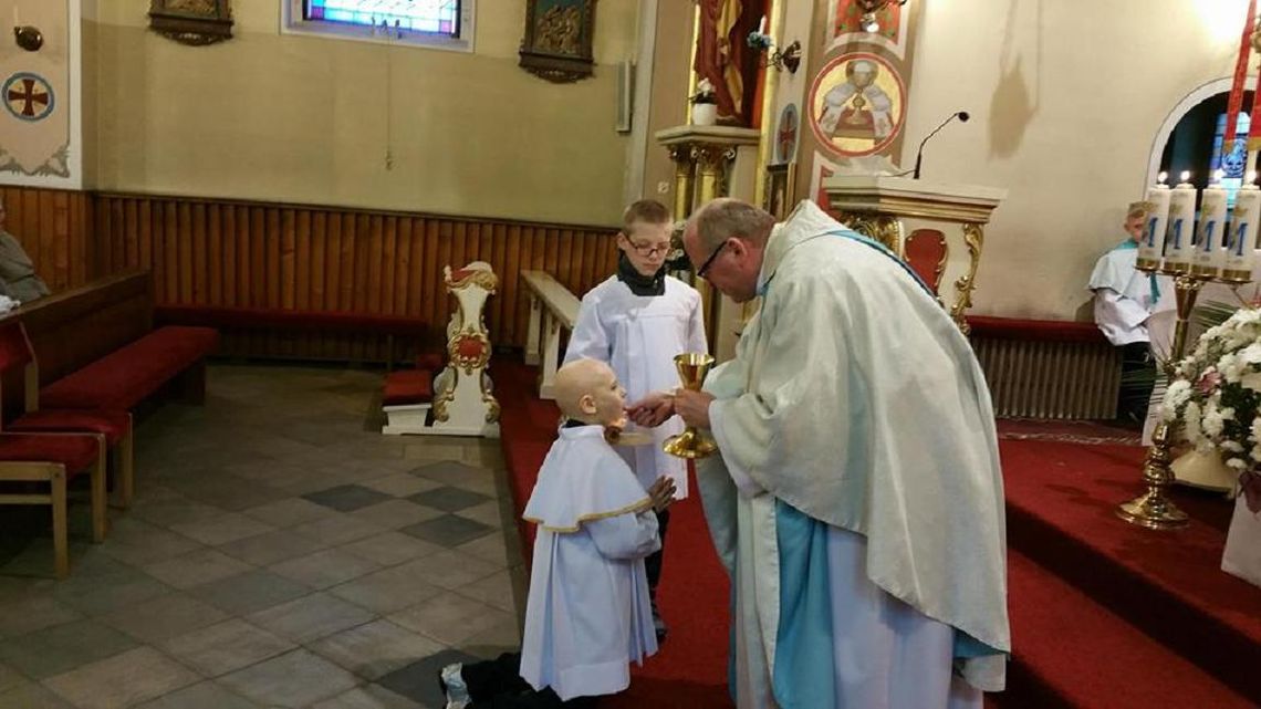 Komunia tylko dla Stasia. Wspaniały gest lokalnej społeczności Komunia tylko dla Stasia. Wspaniały gest lokalnej społeczności