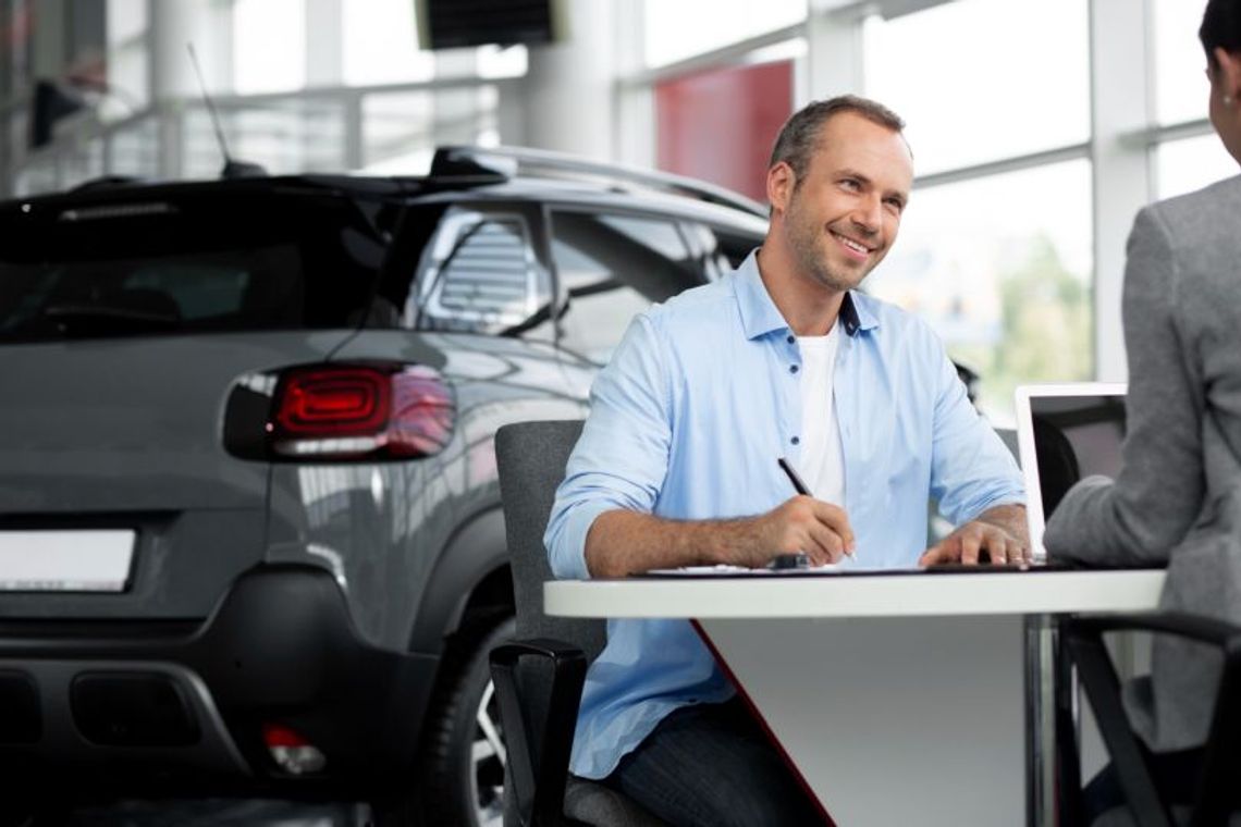 Leasing czy kredyt na samochód firmowy? Co bardziej się opłaca w 2026 roku Leasing czy kredyt na samochód firmowy? Co bardziej się opłaca w 2026 roku