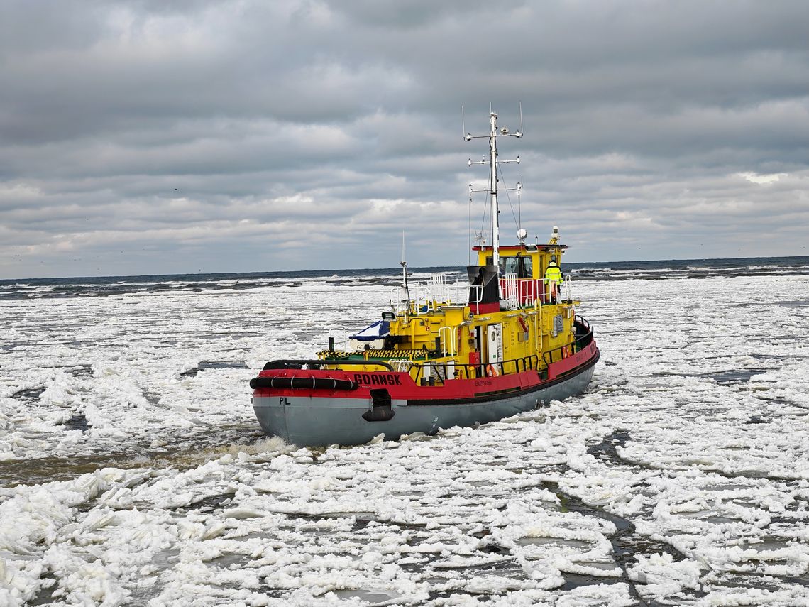 [WIDEO] Lodołamacze ruszyły do pracy. Lód na Dolnej Wiśle ma obecnie około 200 kilometrów długości