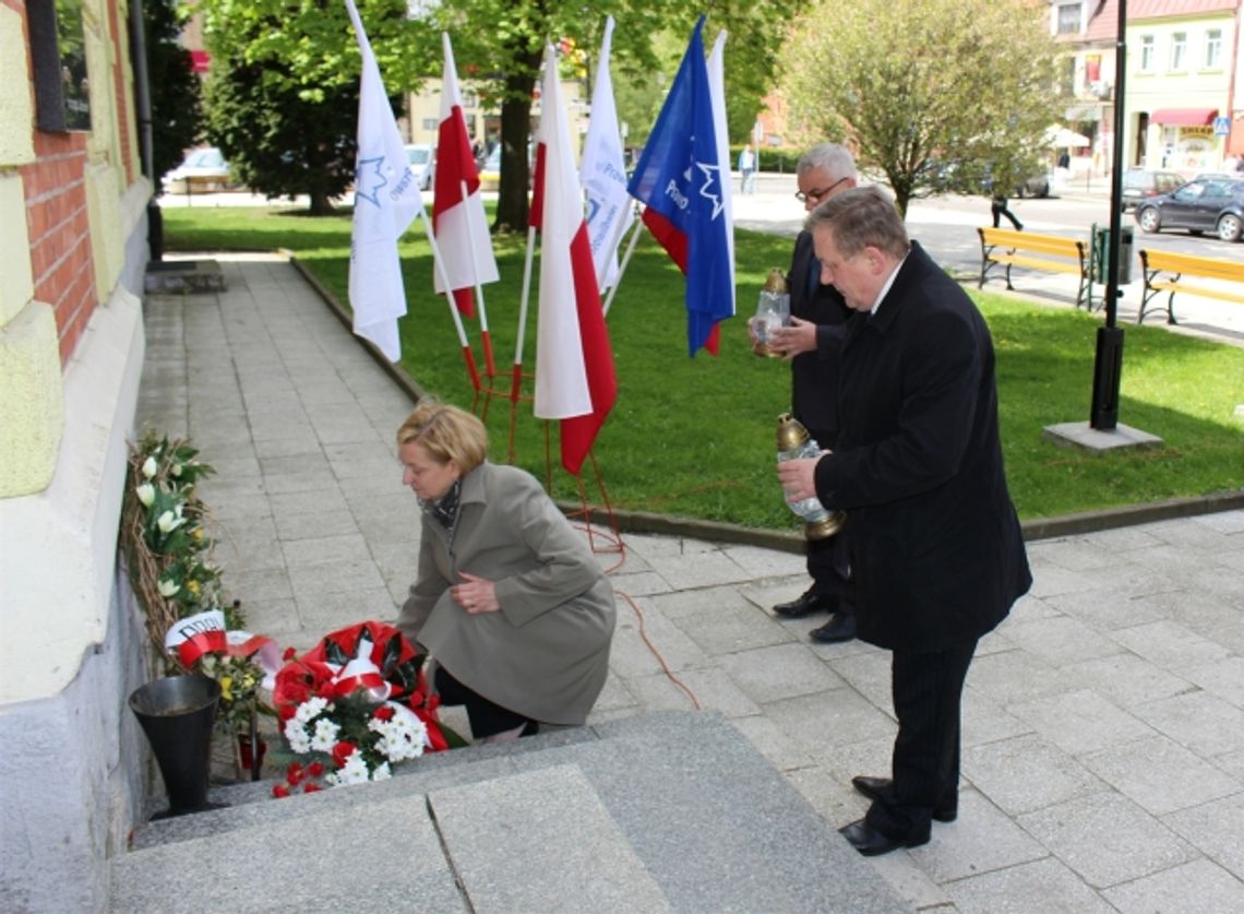 Ludzie żyją tak długo, jak długo żyje pamięć o nich. Szósta rocznica „Smoleńska” Ludzie żyją tak długo, jak długo żyje pamięć o nich. Szósta rocznica „Smoleńska”