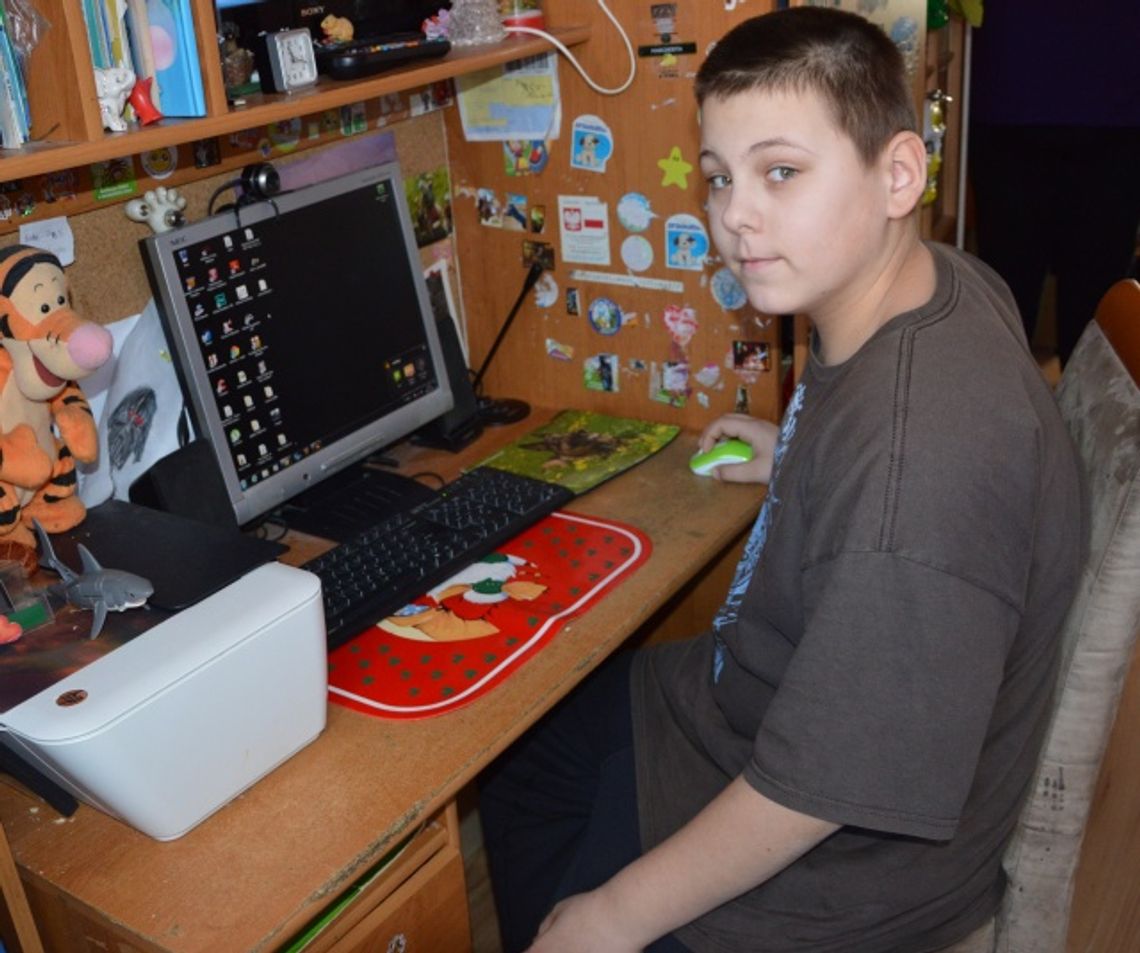 Małe wielkie marzenia. Nagrywa mikrofonem owiniętym skarpetą, jego muzyka ma kilkadziesiąt tysięcy odsłon Małe wielkie marzenia. Nagrywa mikrofonem owiniętym skarpetą, jego muzyka ma kilkadziesiąt tysięcy odsłon