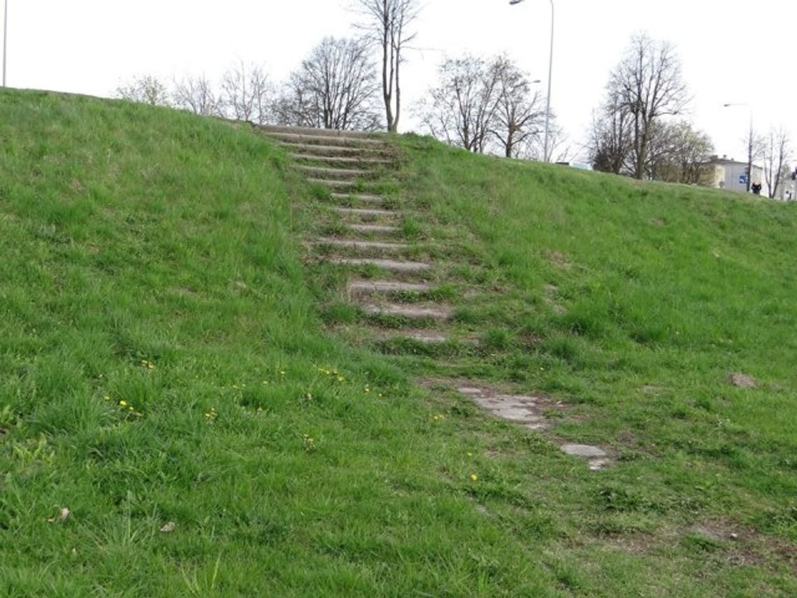 Martwy mężczyzna na Piekiełkach. Co było przyczyną śmierci 66-latka? Martwy mężczyzna na Piekiełkach. Co było przyczyną śmierci 66-latka?