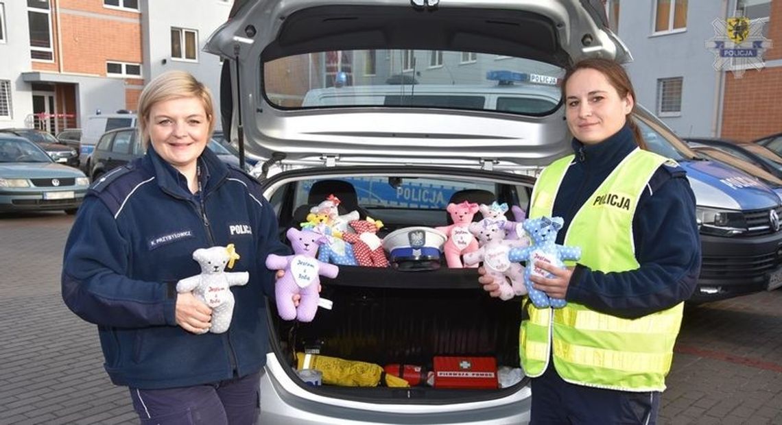 Maskotki trafią do policyjnych radiowozów 