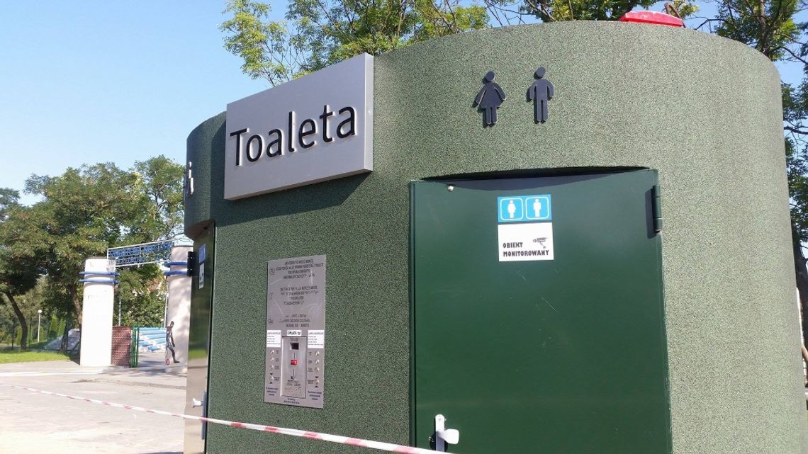 Miejska toaleta przeniesiona na parking przed Ośrodkiem Sportu i Rekreacji. Czy to dobry pomysł? Miejska toaleta przeniesiona na parking przed Ośrodkiem Sportu i Rekreacji. Czy to dobry pomysł?