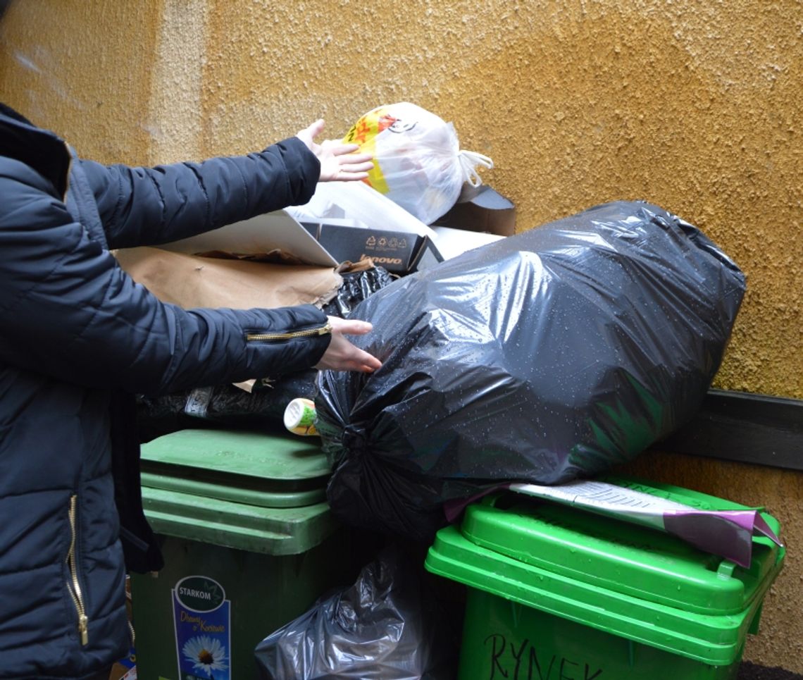 Mieszkańcy chcą złożyć pozew zbiorowy. Nie zgadzają się na podwyżki za śmieci 