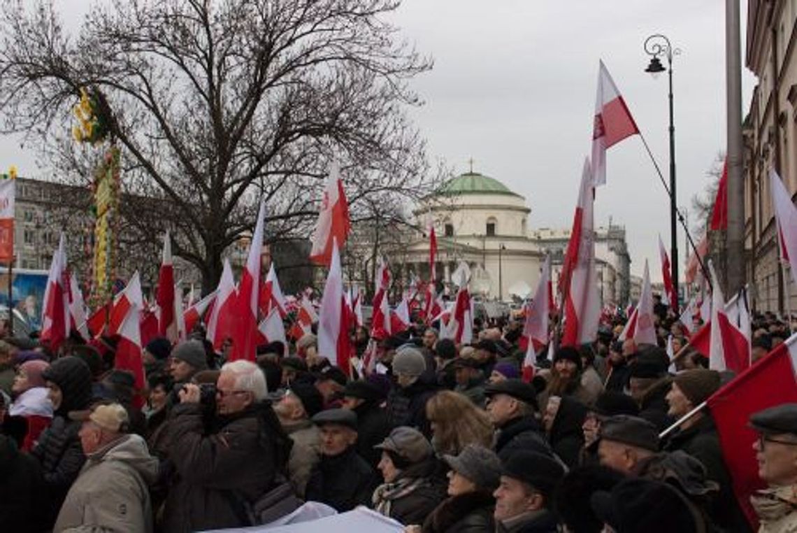 Mieszkańcy powiatu starogardzkiego na warszawskim '"Marszu w obronie demokracji" Mieszkańcy powiatu starogardzkiego na warszawskim '"Marszu w obronie demokracji"