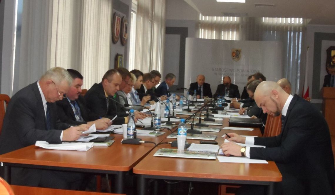 Milczą jak zaklęci? Rada Powiatu pod lupą. Jak często radni pytają o sprawy mieszkańców? Milczą jak zaklęci? Rada Powiatu pod lupą. Jak często radni pytają o sprawy mieszkańców?