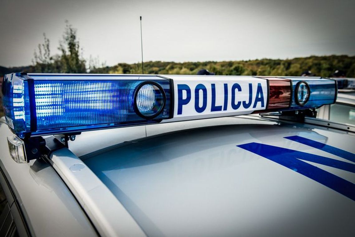 Mundurowi ostrzegają przed fałszywymi wnuczkami i policjantami 