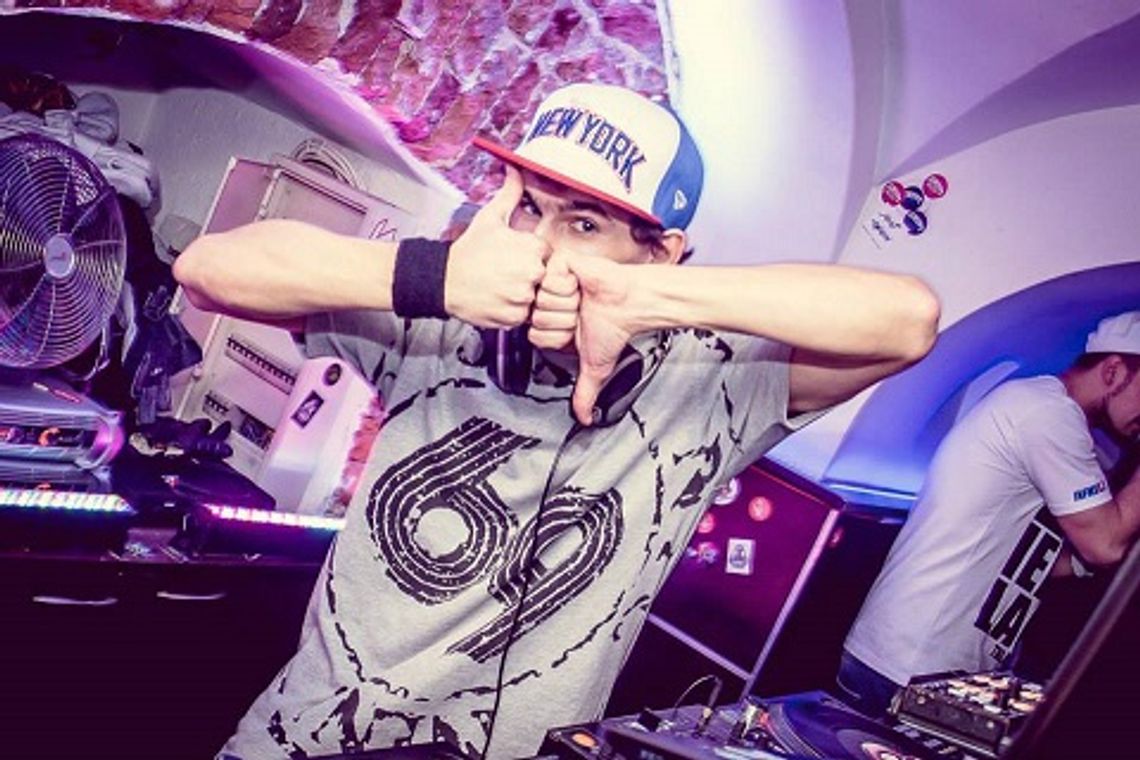 Muzyk z miasta nad Wierzycą. Z niewielkiego miasteczka na szczyt muzycznej sceny Muzyk z miasta nad Wierzycą. Z niewielkiego miasteczka na szczyt muzycznej sceny