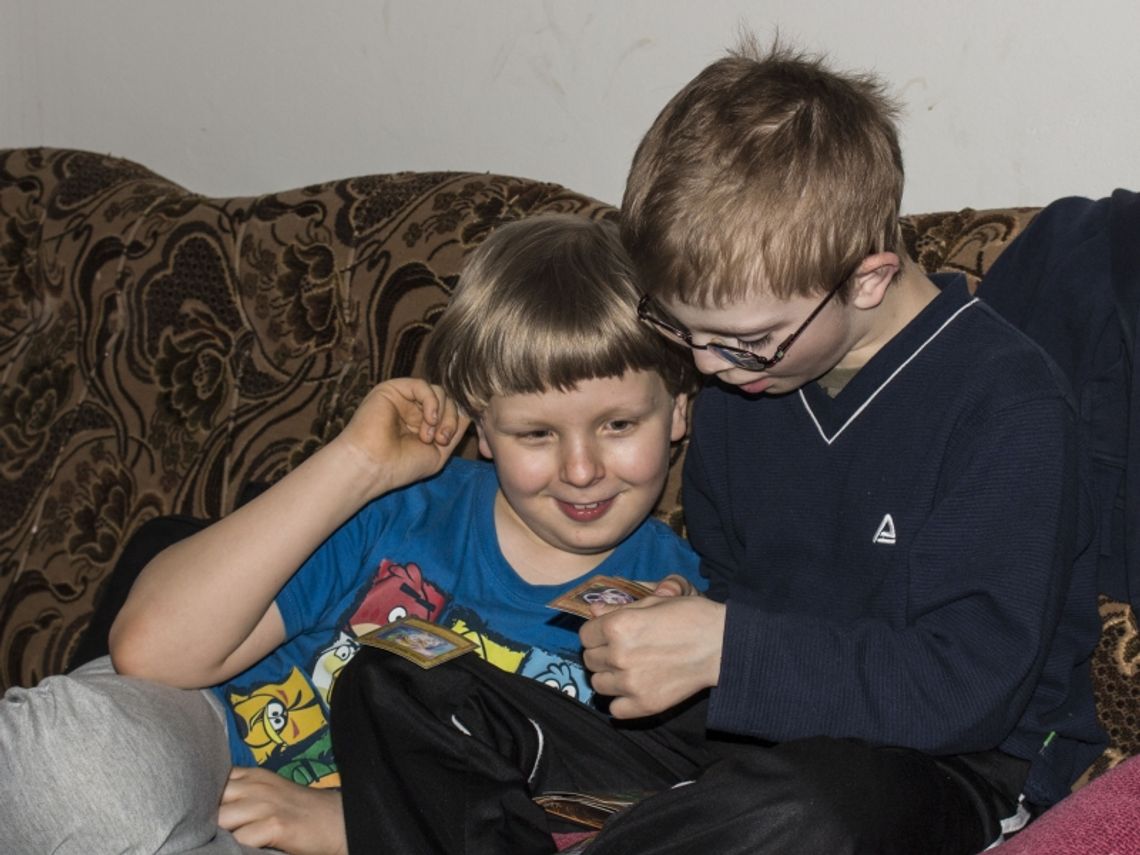 Na tę chorobę nie ma lekarstwa - przejmująca opowieść matki chłopca chorego na zespół Aspergera Na tę chorobę nie ma lekarstwa - przejmująca opowieść matki chłopca chorego na zespół Aspergera