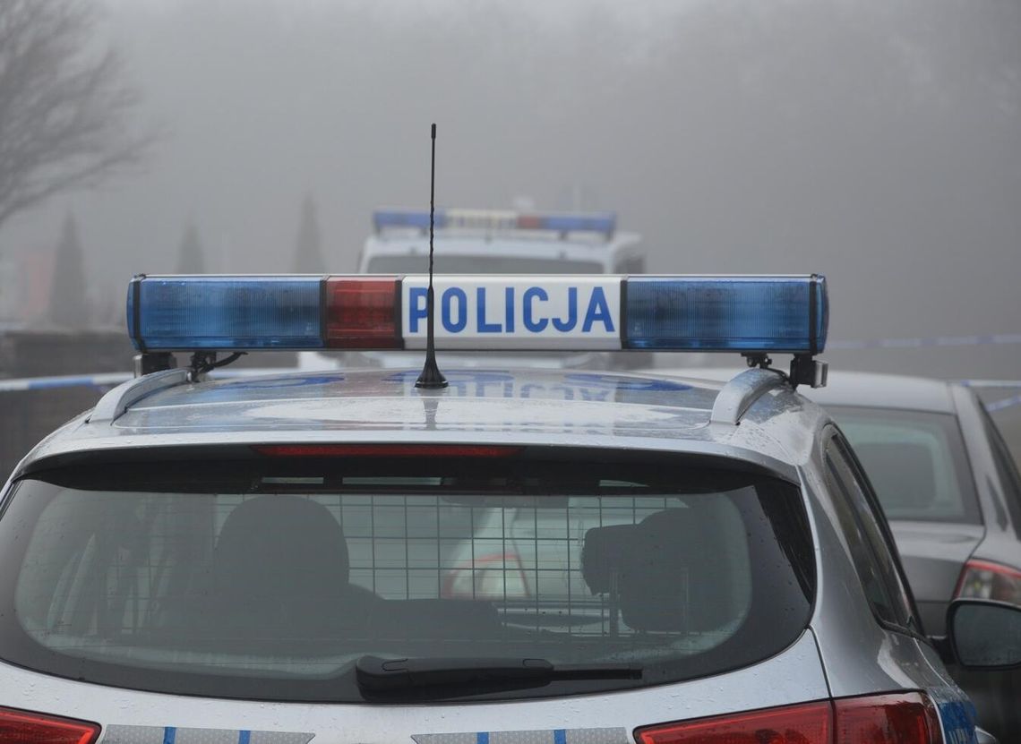 Nie żyje 56-latek znaleziony wśród mauzerów z nieznaną substancją. Na miejscu kontrterroryści i pluton chemiczny Nie żyje 56-latek znaleziony wśród mauzerów z nieznaną substancją. Na miejscu kontrterroryści i pluton chemiczny