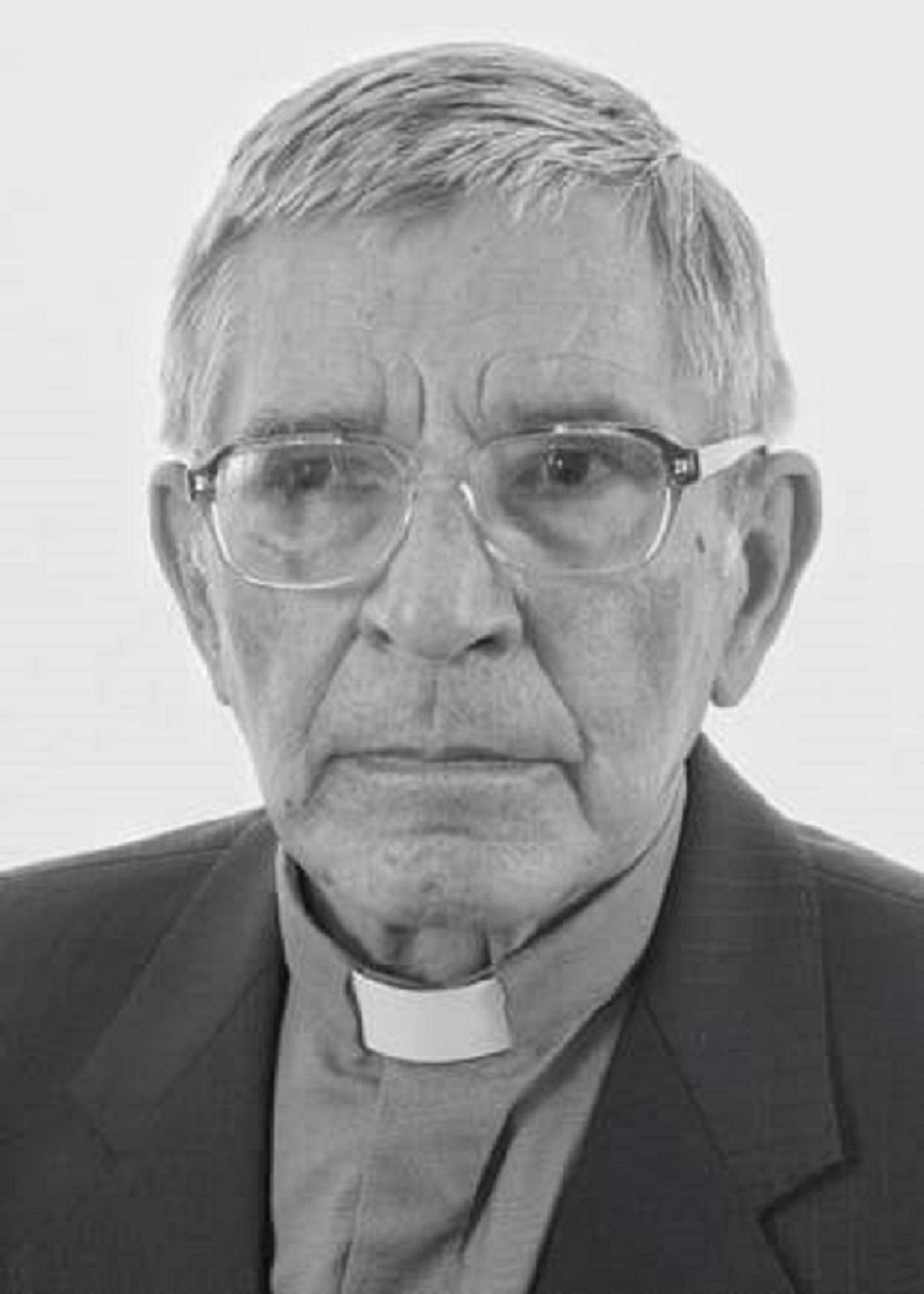 Nie żyje ksiądz Stefan Rogowski, kapelan honorowy strażaków powiatu starogardzkiego Nie żyje ksiądz Stefan Rogowski, kapelan honorowy strażaków powiatu starogardzkiego