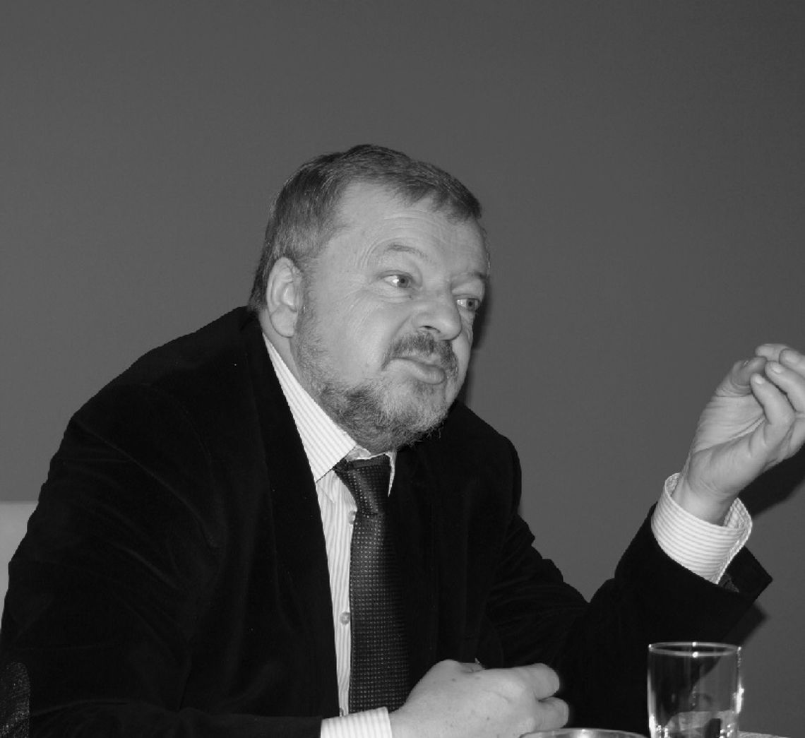 Nie żyje Senator RP Andrzej Grzyb. Zmarł po długiej walce z chorobą Nie żyje Senator RP Andrzej Grzyb. Zmarł po długiej walce z chorobą