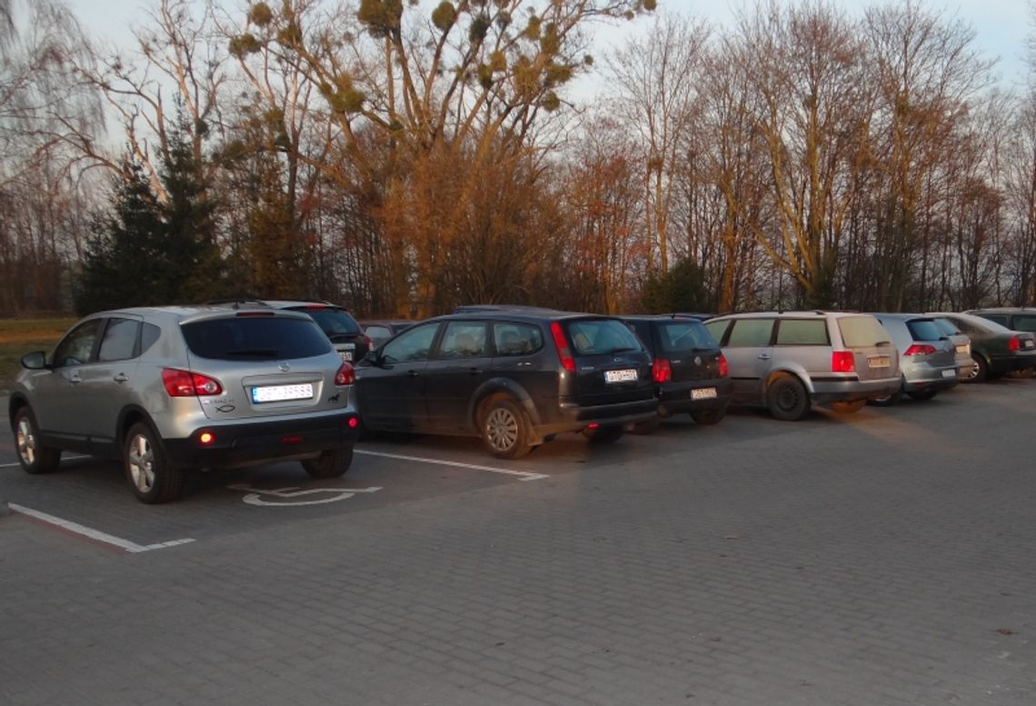 Niepełnosprawni będą parkować za darmo. Modernizacja parkingu przy szpitalu Niepełnosprawni będą parkować za darmo. Modernizacja parkingu przy szpitalu