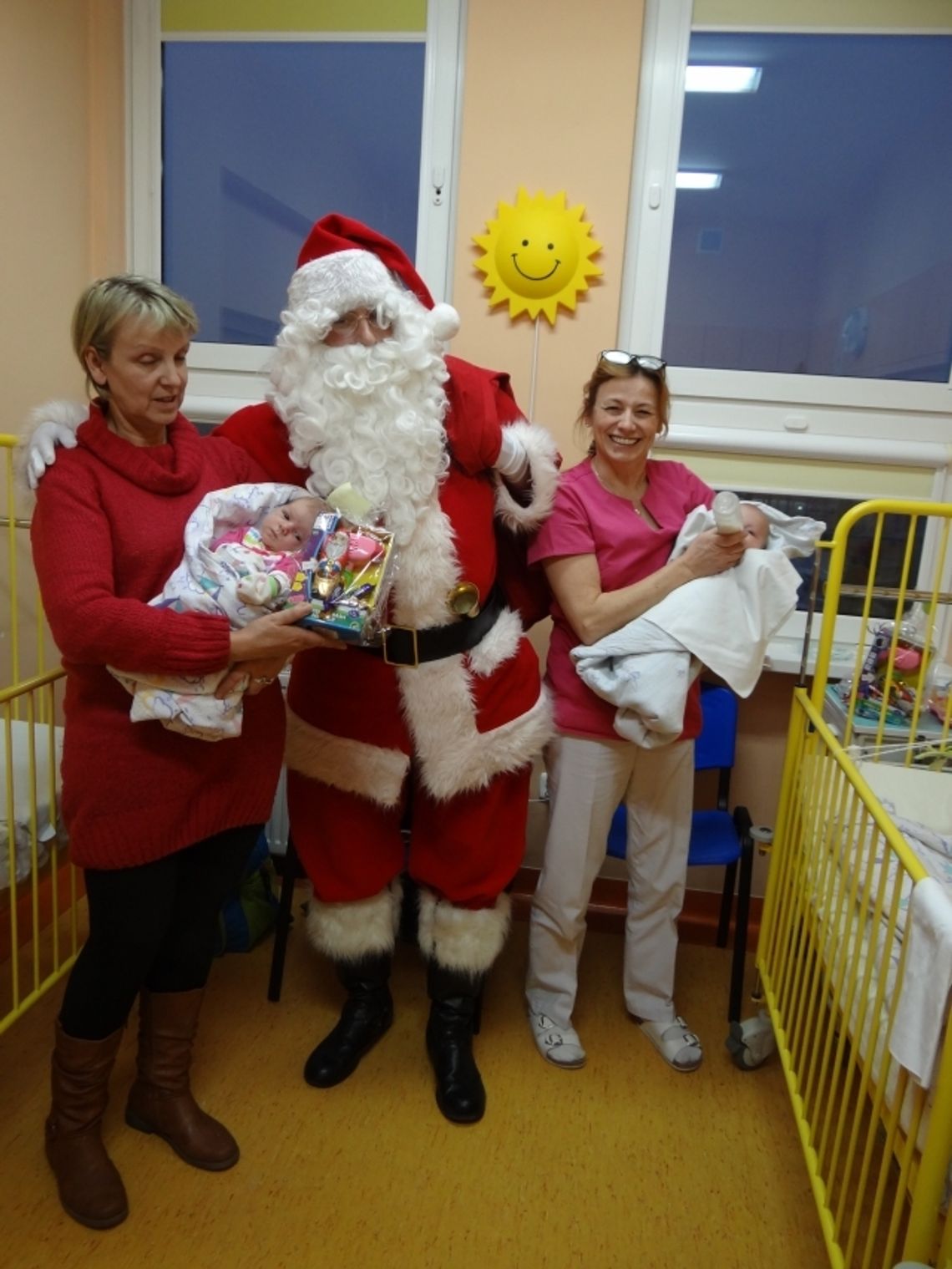 Niespodziewany gość odwiedził dzieci przebywające w szpitalu 