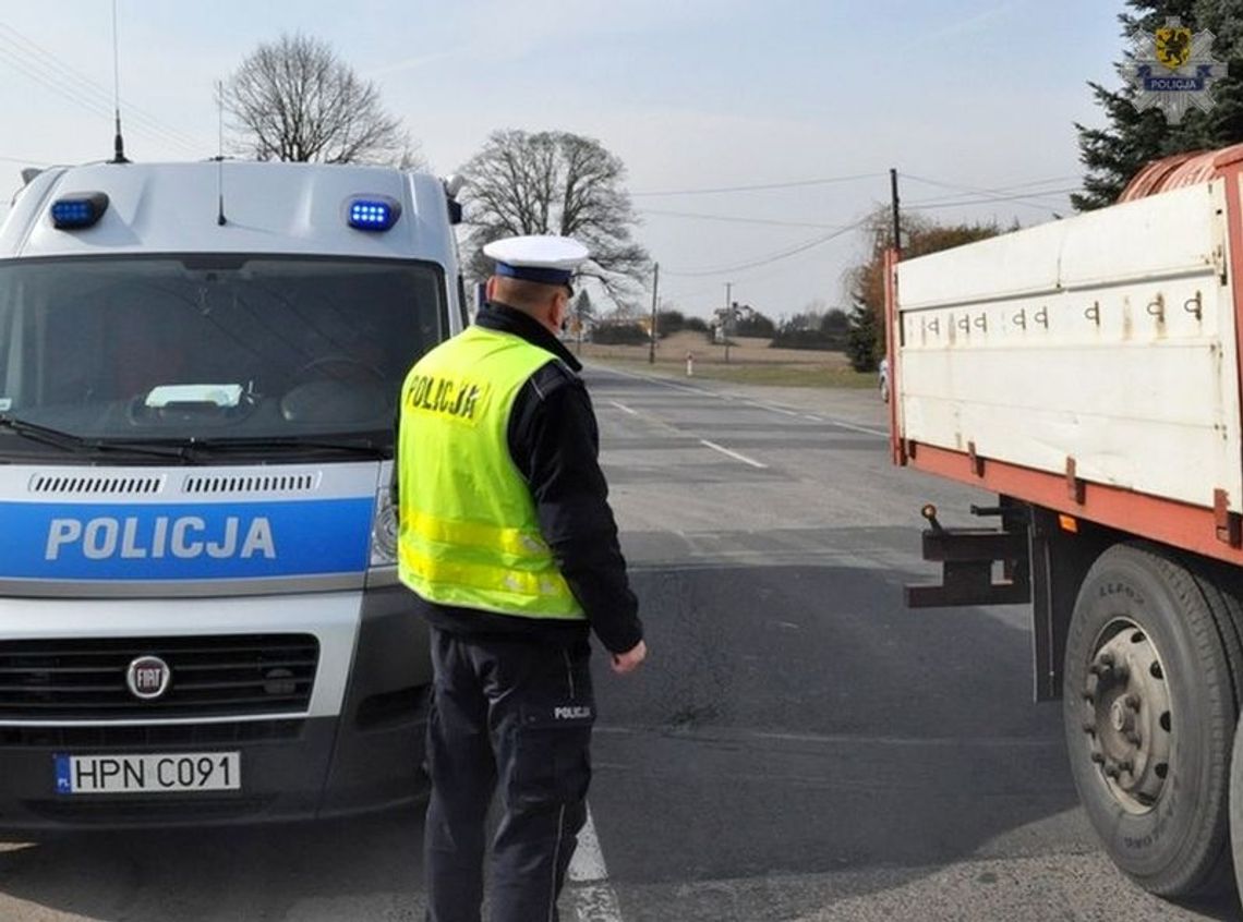 Nietrzeźwy kierowca ciężarówki spowodował kolizję. W wydychanym powietrzu miał prawie 2 promile Nietrzeźwy kierowca ciężarówki spowodował kolizję. W wydychanym powietrzu miał prawie 2 promile