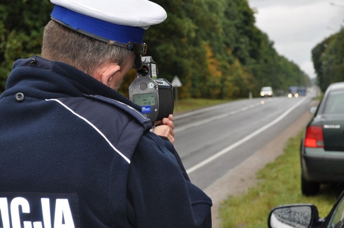 Nietrzeźwy kierowca tira chciał przekupić policjantów