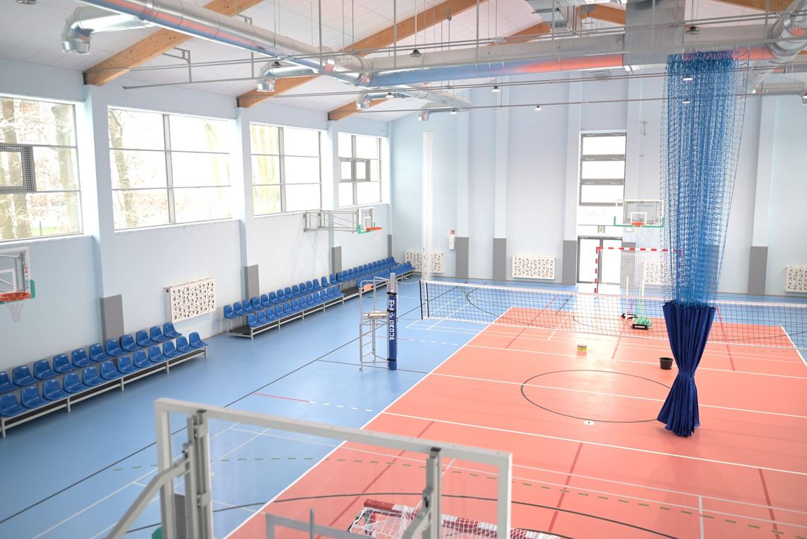 Nowa sala gimnastyczna w „Czwórce” oficjalnie otwarta