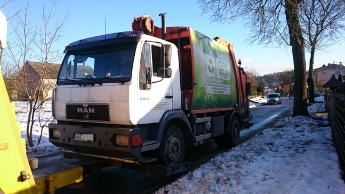 NOWE: Śmieciarka potrąciła 78-latkę. Kobieta zmarła NOWE: Śmieciarka potrąciła 78-latkę. Kobieta zmarła