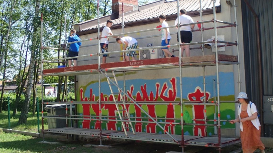 Nowy Mural w Publicznej Szkole Podstawowej nr 4 Nowy Mural w Publicznej Szkole Podstawowej nr 4