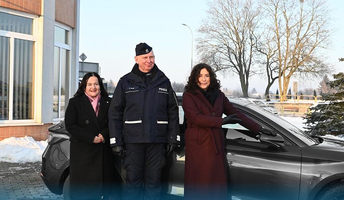 Nowy radiowóz dla starogardzkich funkcjonariuszy