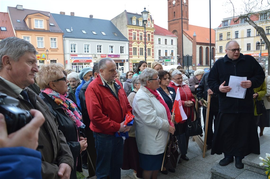 Obchody siódmej rocznicy katastrofy smoleńskiej w Starogardzie Gd. Obchody siódmej rocznicy katastrofy smoleńskiej w Starogardzie Gd.