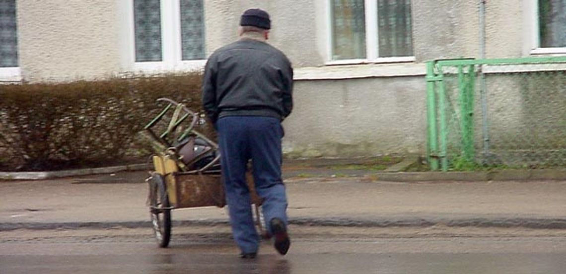 Odpowiedzą za kradzież. Sprzedali na skupie 3,5 tony elementów metalowych