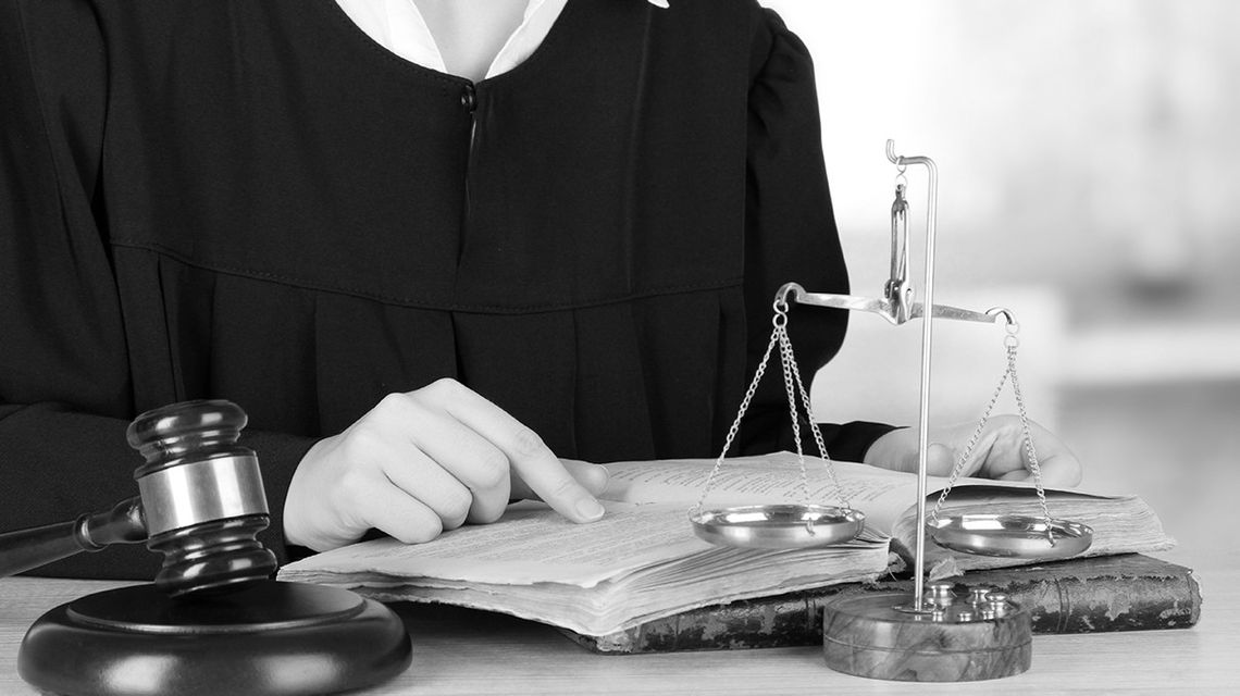 Ojciec walczy o swoje dzieci. Kto powinien zaopiekować się dziećmi? Ojciec walczy o swoje dzieci. Kto powinien zaopiekować się dziećmi?