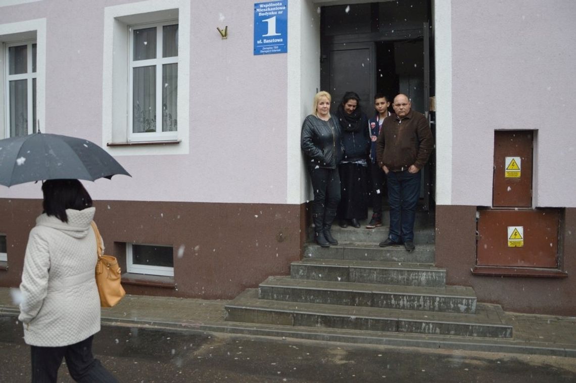 „On wszystko wie... Wie nawet kiedy my się z żoną kochamy”. Kłopotliwy sąsiad gnębi mieszkańców?! „On wszystko wie... Wie nawet kiedy my się z żoną kochamy”. Kłopotliwy sąsiad gnębi mieszkańców?!