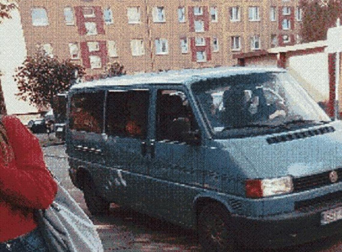 „Pasy się odpinały... Dzieci z siedzeń wypadały”