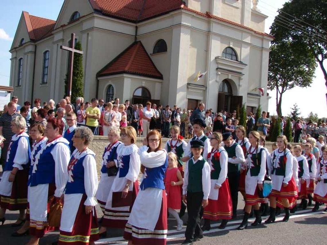 Piękna i szlachetna praca - Dożynki Gminno - Parafialne