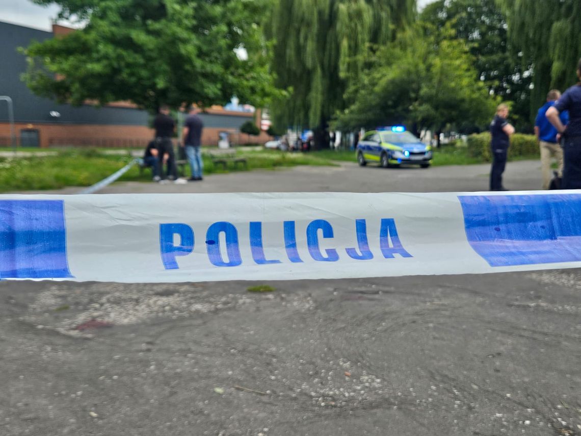 PILNE: Akcja policji w centrum Starogardu! Teren odgrodzono taśmami PILNE: Akcja policji w centrum Starogardu! Teren odgrodzono taśmami