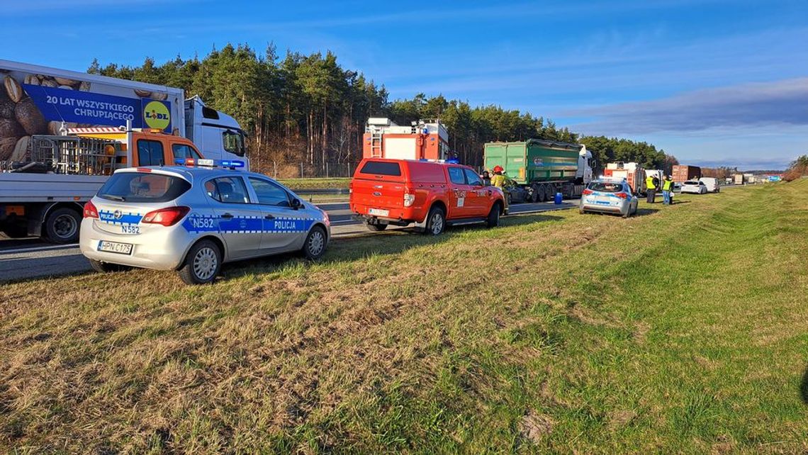 [AKTUALIZACJA] PILNE: Śmiertelny wypadek na autostradzie A1. Na miejscu pracują służby ratunkowe i policja