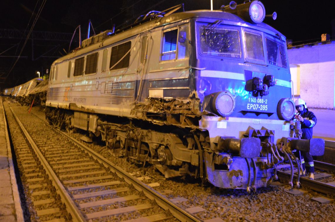PILNE: Zderzenie dwóch pociągów w Smętowie Granicznym. Składem podróżowało ponad 200 osób. Są ranni