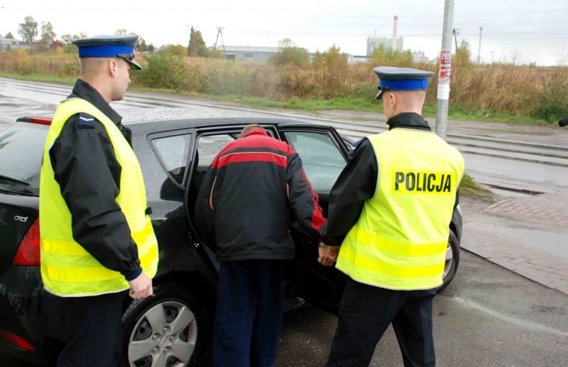 Pirotechnik w akcji - zażądał okupu. Chciał wysadzić sklepy