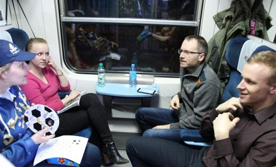 Pociąg imienia Kazimierza Deyny wyjechał na tory! Kursuje pomiędzy Łodzią a Warszawą Pociąg imienia Kazimierza Deyny wyjechał na tory! Kursuje pomiędzy Łodzią a Warszawą