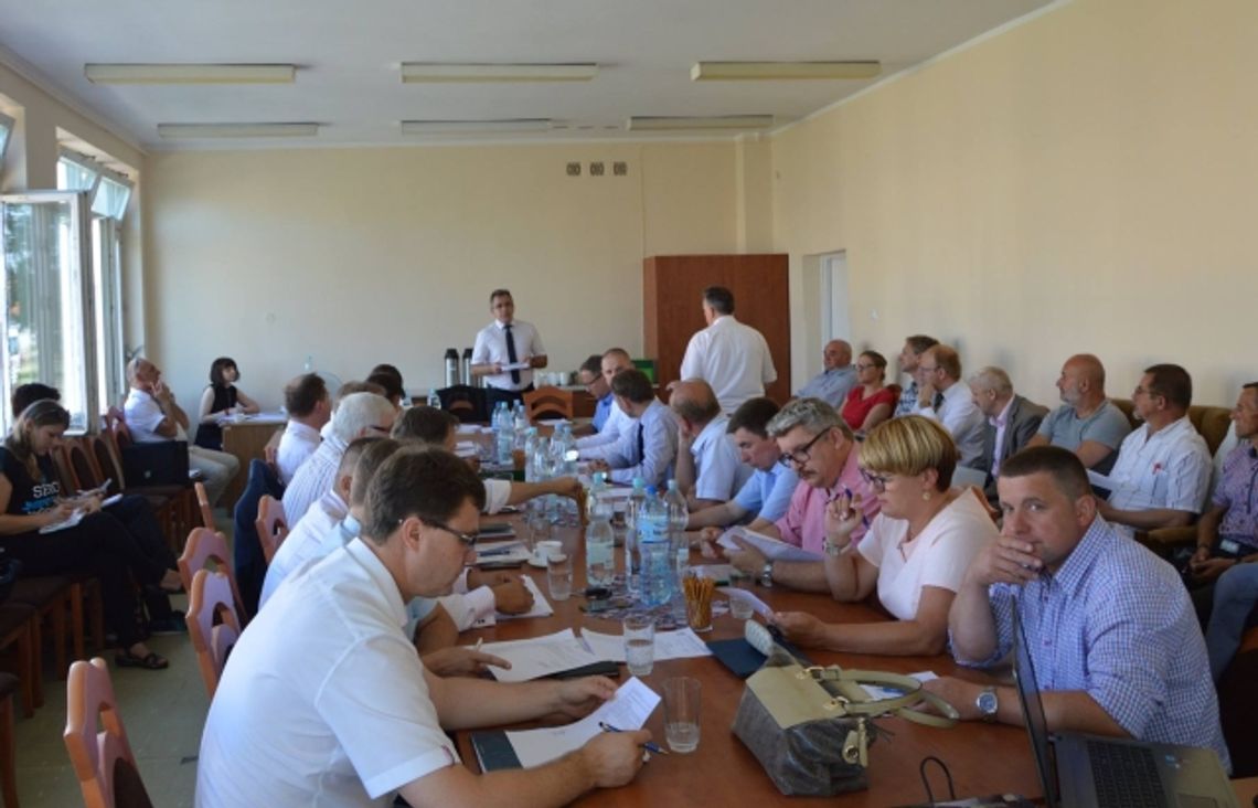 Podwyżki za śmieci jednak wejdą w życie? Zgromadzenie ZGW odrzuciło sprzeciwy prezydenta i burmistrza Podwyżki za śmieci jednak wejdą w życie? Zgromadzenie ZGW odrzuciło sprzeciwy prezydenta i burmistrza