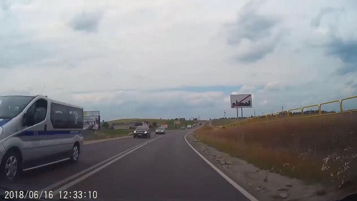 „Pogotowie jechało chodnikiem do pacjenta”. Zawody sparaliżowały ruch w mieście „Pogotowie jechało chodnikiem do pacjenta”. Zawody sparaliżowały ruch w mieście