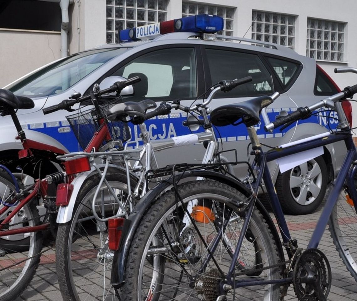 Policjanci przestrzegają przed kradzieżami rowerów Policjanci przestrzegają przed kradzieżami rowerów