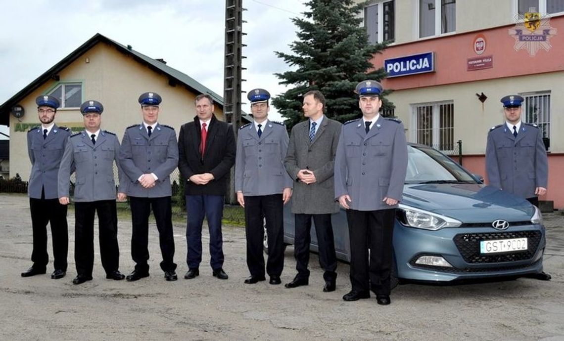 Policjanci z Posterunku w Kaliskach mają nowy wóz. Jest nim hyundai i20