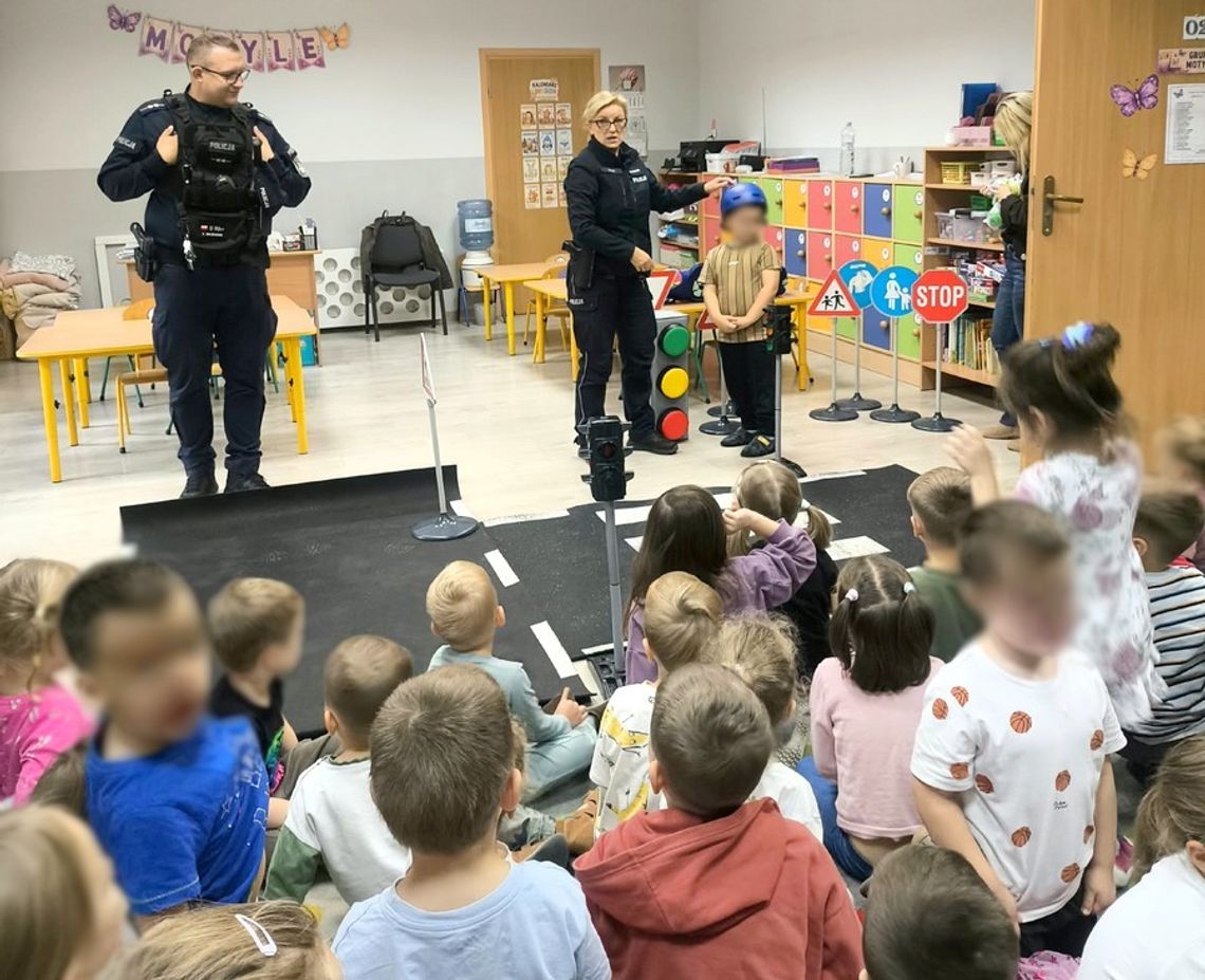 Policjanci z wizytą u przedszkolaków Policjanci z wizytą u przedszkolaków