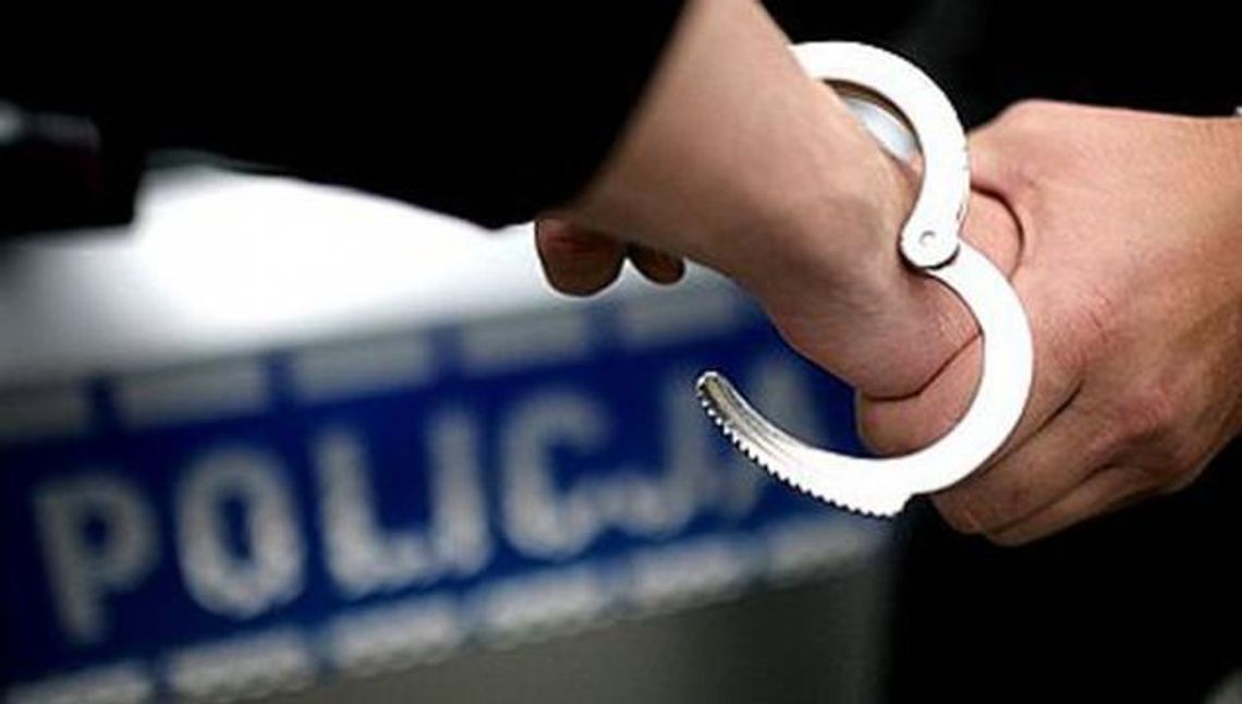 Policjanci zatrzymali poszukiwanego dwoma listami gończymi