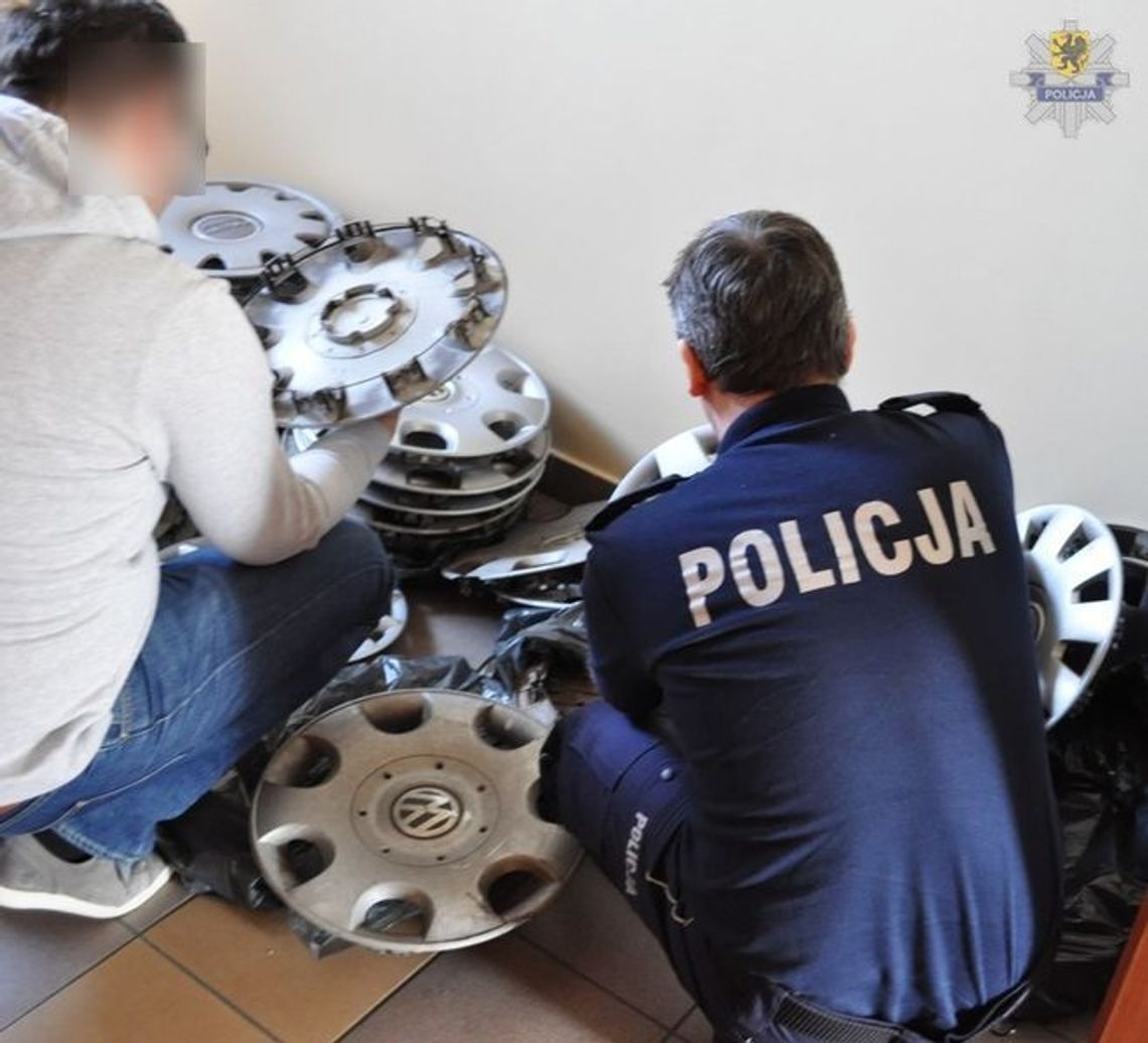 Policjanci zatrzymali sprawcę kradzieży kołpaków 